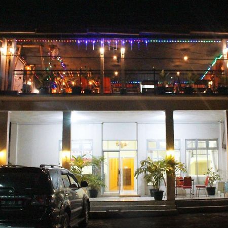 Hotel Mathilda Maumere Εξωτερικό φωτογραφία