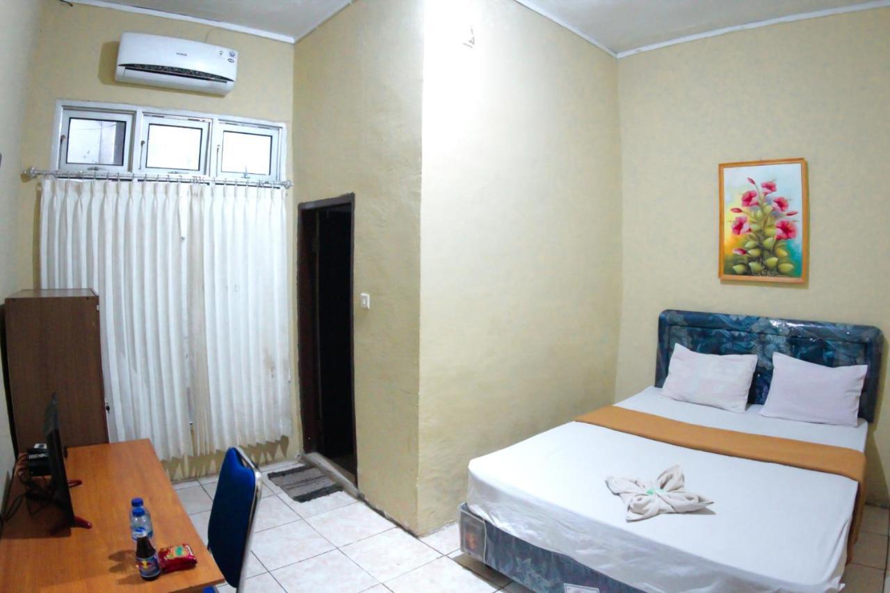 Hotel Mathilda Maumere Εξωτερικό φωτογραφία