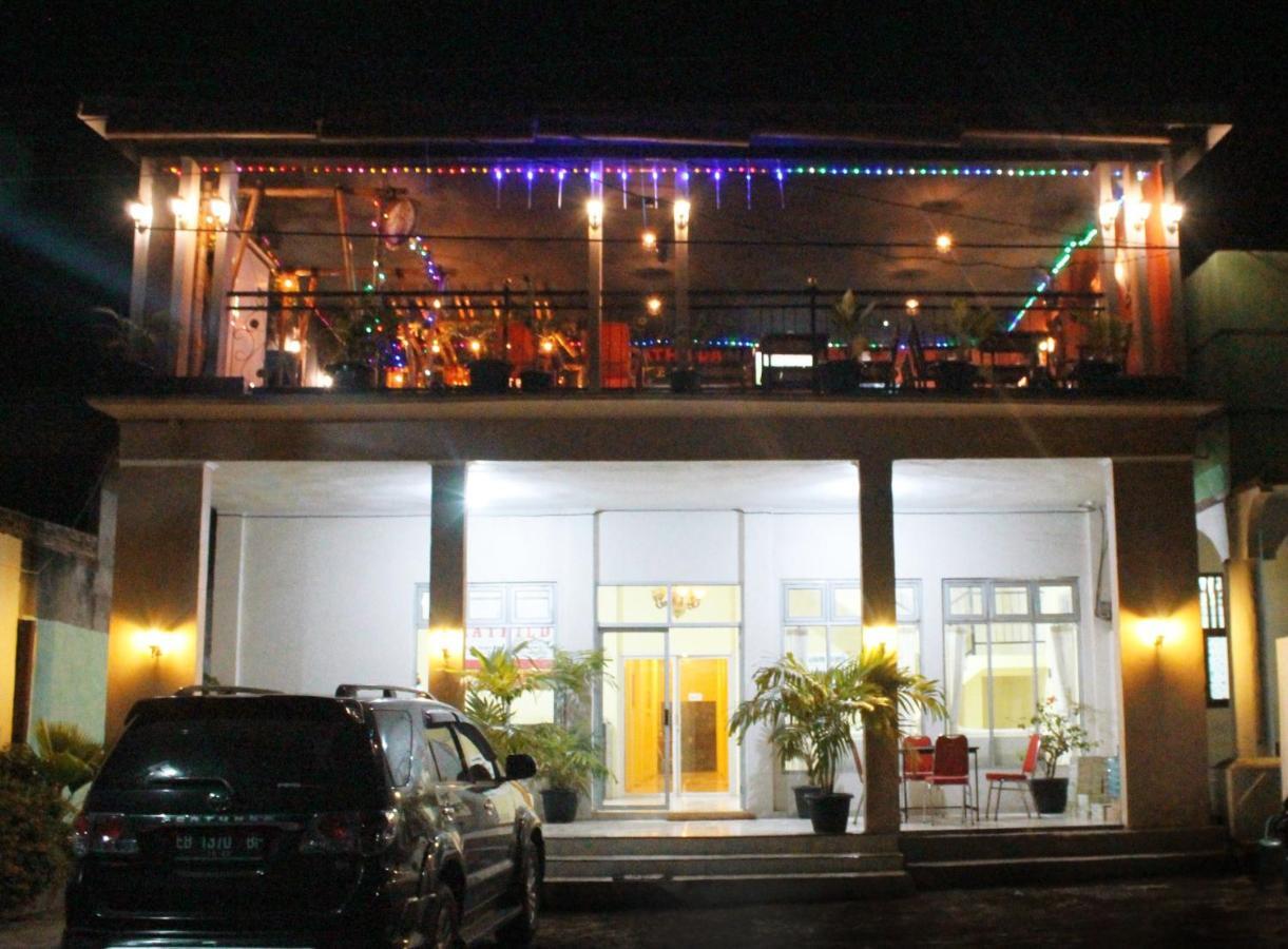 Hotel Mathilda Maumere Εξωτερικό φωτογραφία